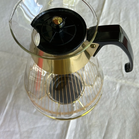 Vintage Pyrex carafe with lid 7” with 3” sterno stand all markings are in euc. - Picture 4 of 17